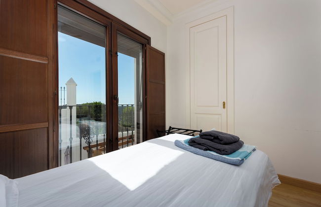 Stylish House, Patio, Pool, Mountains, Stunning White Village, sea 20 Mins Away - Foto 7