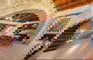 Photo 2 - Countryside Apartment 1 With Shared Swimming Pool