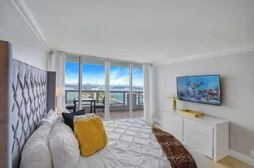 Photo 20 - Chic Bayfront Condo With Stunning View