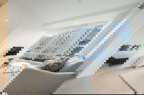 Foto 9 - Modern Bright Central Apartment