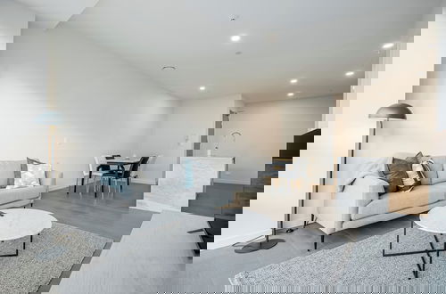 Foto 10 - Modern Bright Central Apartment