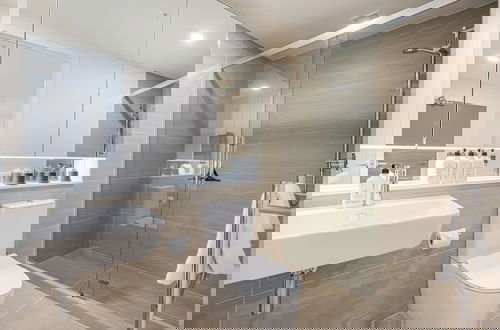 Foto 11 - Modern Bright Central Apartment