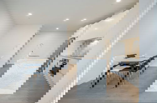 Foto 7 - Modern Bright Central Apartment