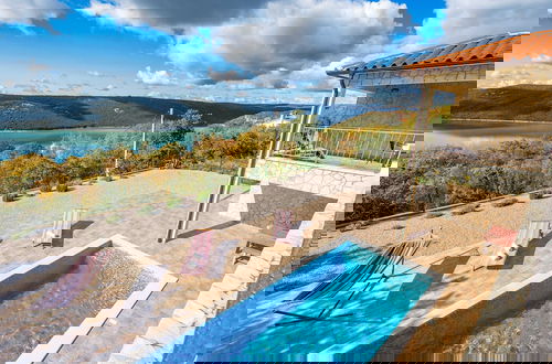 Photo 17 - Wonderful Labin Villa With Private Pool and Sea Views
