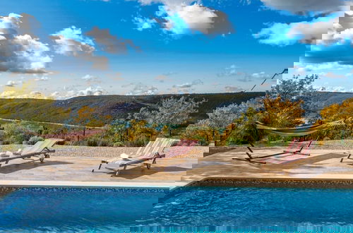 Photo 16 - Wonderful Labin Villa With Private Pool and Sea Views