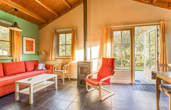 Tranquil Holiday Home in Lage Zwaluwe With Terrace - Photo 27