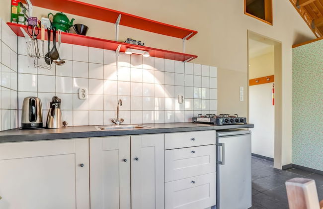 Tranquil Holiday Home in Lage Zwaluwe With Terrace - Photo 14