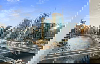 Foto 1 - Stylish 2BR With Canal Burj View Near Dubai Mall
