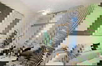 Foto 2 - Stylish 2BR With Canal Burj View Near Dubai Mall