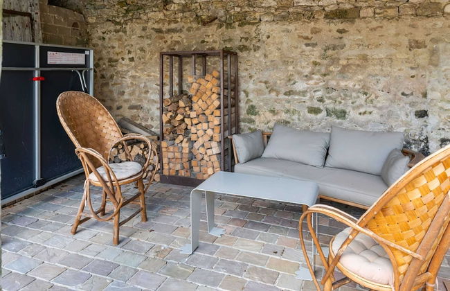 Charming Holiday Home in Yevre-la-ville With Pool - Foto 32