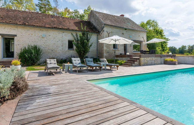 Charming Holiday Home in Yevre-la-ville With Pool - Foto 63