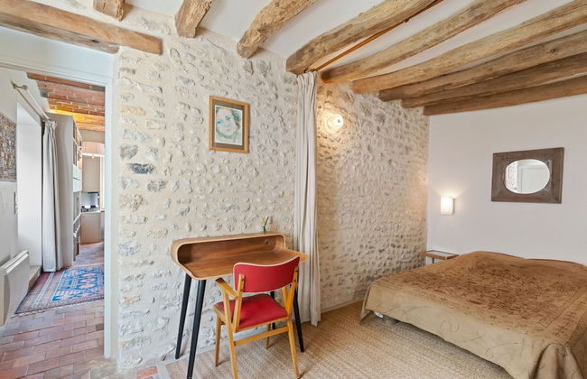 Charming Holiday Home in Yevre-la-ville With Pool - Foto 20