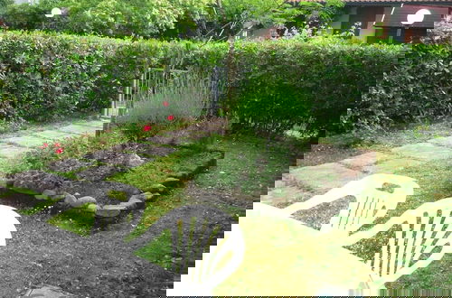 Foto 17 - Apartment With Private Garden