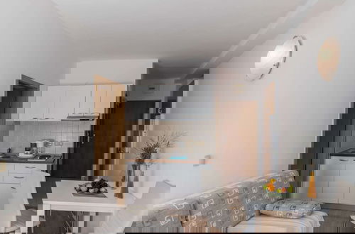 Foto 4 - Apartments & Room Eva Slano - One Bedroom Apartment With Terrace and Sea View