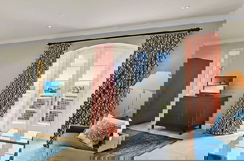 Photo 15 - Luxury Penthouse Condo With 360 Oceanviews