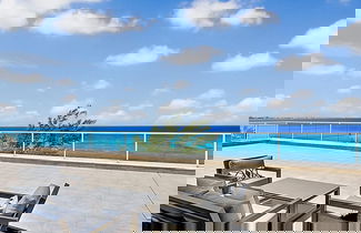 Photo 1 - Luxury Penthouse Condo With 360 Oceanviews