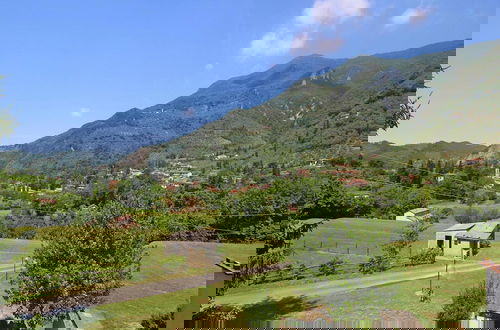 Photo 32 - Holiday Home in Camaiore With Garden