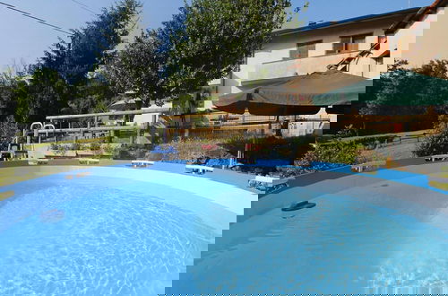 Photo 19 - Holiday Home in Camaiore With Garden