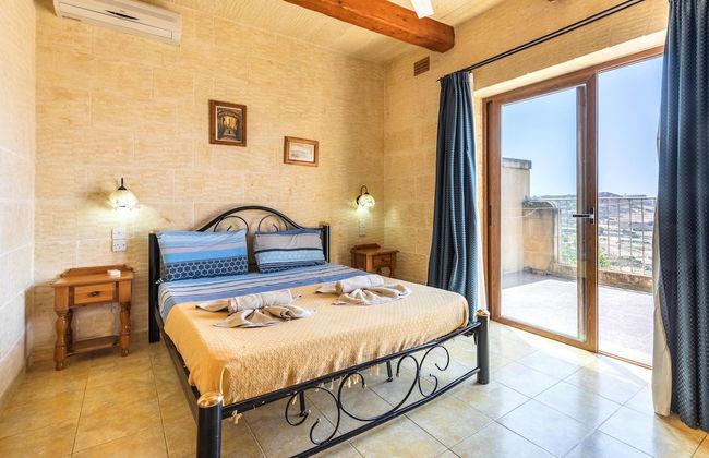 Ta Debora 3 Bedroom Villa With Private Pool - Photo 2
