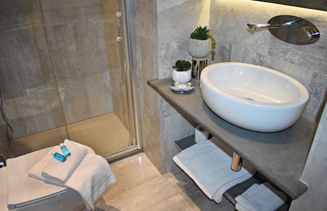The Roman Empire Guesthouse - Photo 50