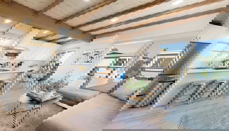 Foto 1 - Mission Point 2 by Avantstay Mission Beach Home w/ Large Balcony Steps to Beach!