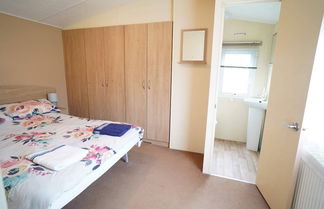 Photo 3 - 2 Bedroom Caravan in Hunstanton Dogs go Free