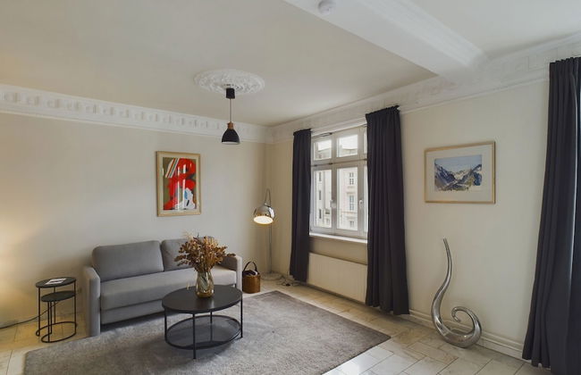 Art Apartments - Photo 30