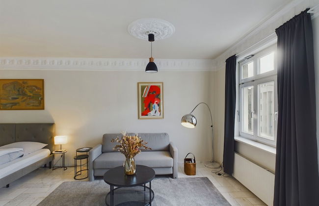 Art Apartments - Photo 27