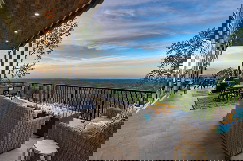 Foto 53 - Luxury Group Retreat w/ Indoor Pool, Arcade & 56-mile Views Grand Vista Retreat