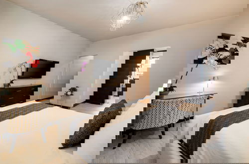 Photo 21 - Tradewinds Apartment Hotel