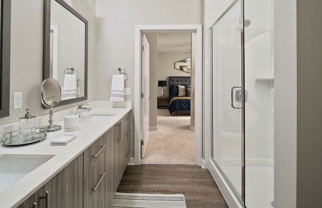 MONDRIAN Luxury Suites & Villas - Photo 51