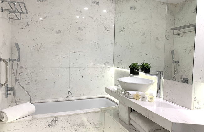 MONDRIAN Luxury Suites & Villas - Photo 57