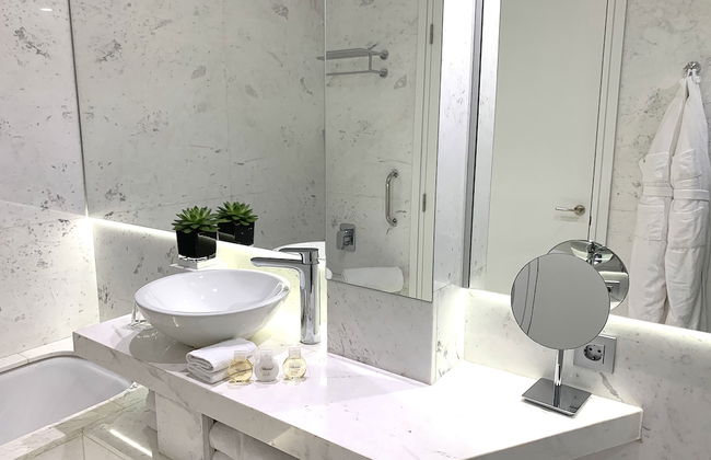 MONDRIAN Luxury Suites & Villas - Photo 50