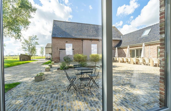 Spacious Holiday Home With Pond in Poperinge - Foto 40