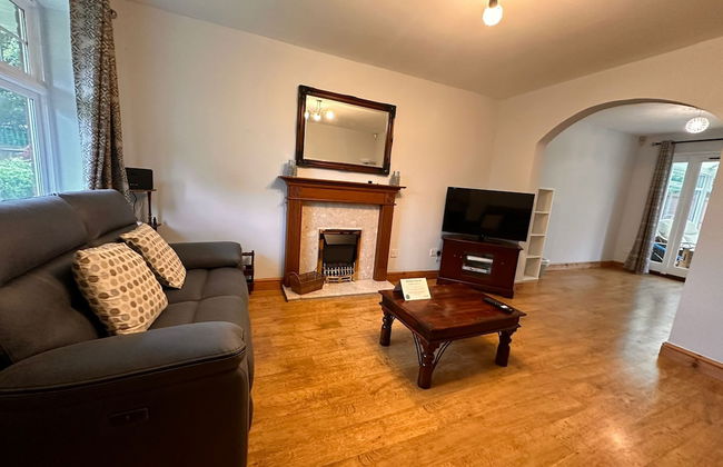 Stunning 4 Bed House With Parking in Wolverhampton - Foto 4