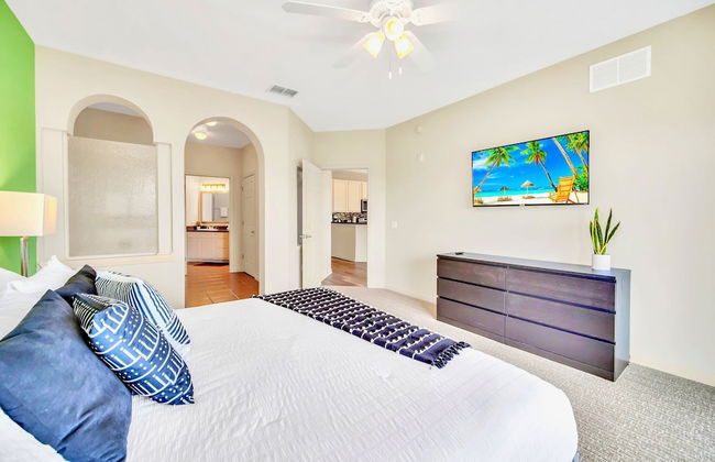 Upstay - Pet-friendly Suite w Hot Tub Pool Sauna - Foto 13
