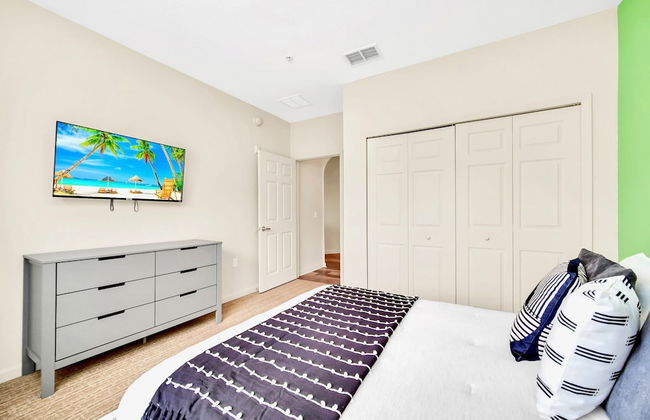 Upstay - Pet-friendly Suite w Hot Tub Pool Sauna - Foto 17