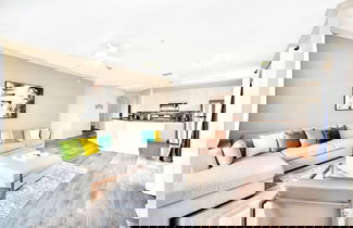Foto 1 - Upstay - Pet-friendly Suite w Hot Tub Pool Sauna