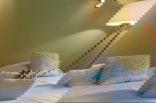 Foto 14 - Spacious Apartment With Terrace and Sea-view