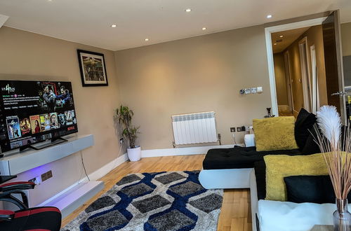 Photo 1 - Charming 2-bed Apartment in Kingston Upon Thames