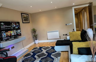 Foto 1 - Charming 2-bed Apartment in Kingston Upon Thames