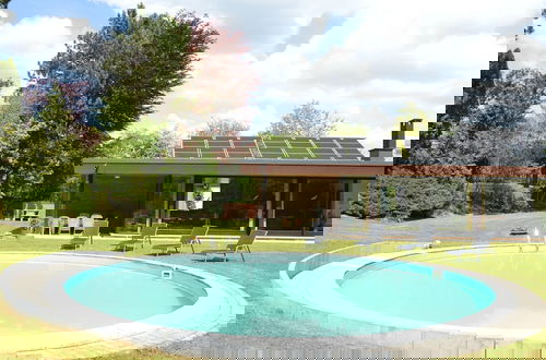 Foto 37 - Luxury Villa with Swimming Pool near F1 Circuit