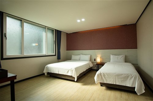 Foto 20 - Chuncheon Hotel Gongjicheon