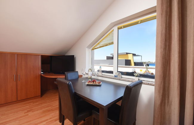 Sunset Beach Suites - Photo 36