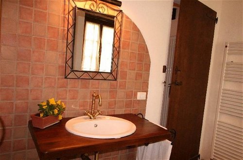 Foto 18 - Stunning Villa in Apecchio with Hot Tub