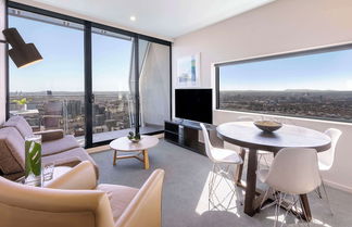 Photo 3 - Oaks Melbourne on William Suites