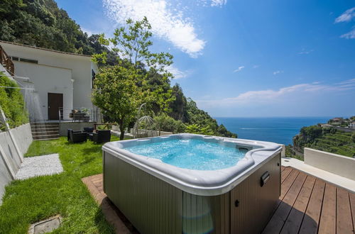 Photo 7 - Villa Donna Rachele - Sea View Jacuzzi and Free Parking