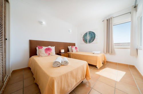 Photo 4 - Beautiful Vila Sol Golf Apartment by Ideal Homes