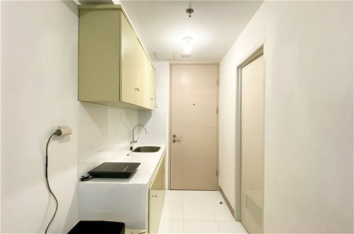 Photo 10 - Homey And Enjoy Living Studio Tokyo Riverside Pik 2 Apartment
