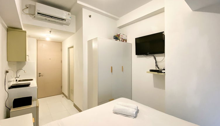 Foto 1 - Homey And Enjoy Living Studio Tokyo Riverside Pik 2 Apartment